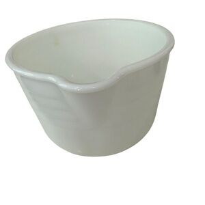 Pyrex General Mills Ribbed Mixing Bowl  4. 75 X 6 inches With Spout Kitschy MCM